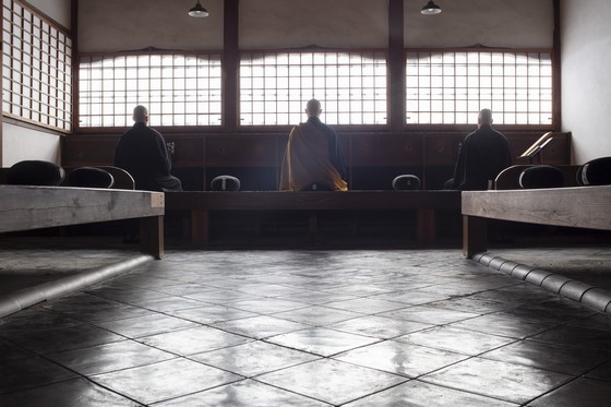 「興聖寺」でマインドフルネスとしても注目される坐禅体験